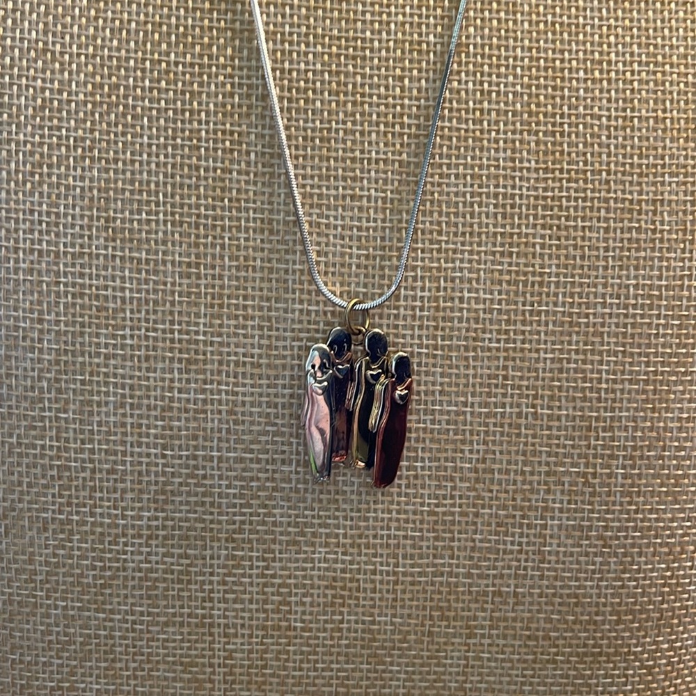 Mima & Oly Six Sisters necklace